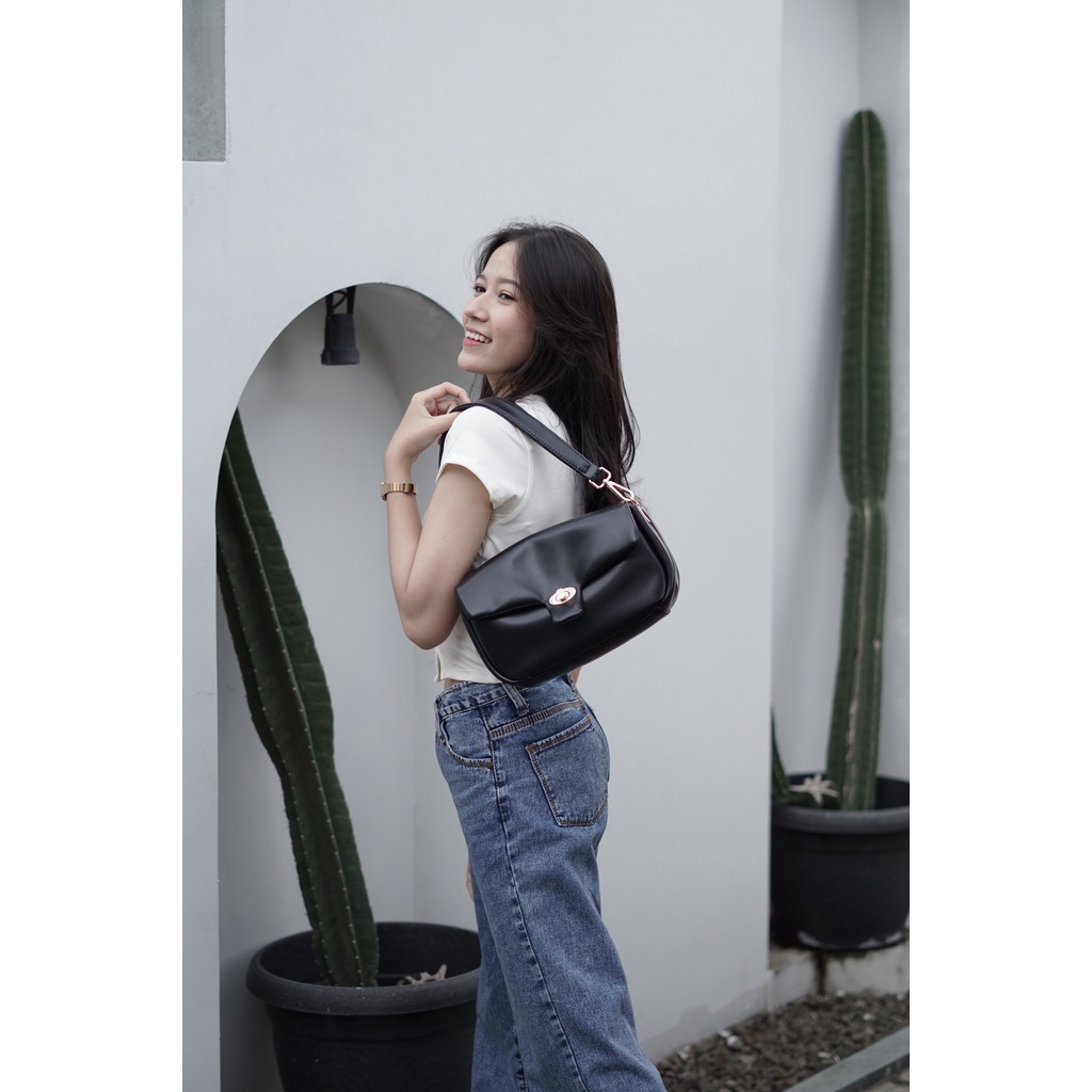 Tas Selempang Shoulder Bag Wanita Tas Bahu Wanita (Laura by Mosca)