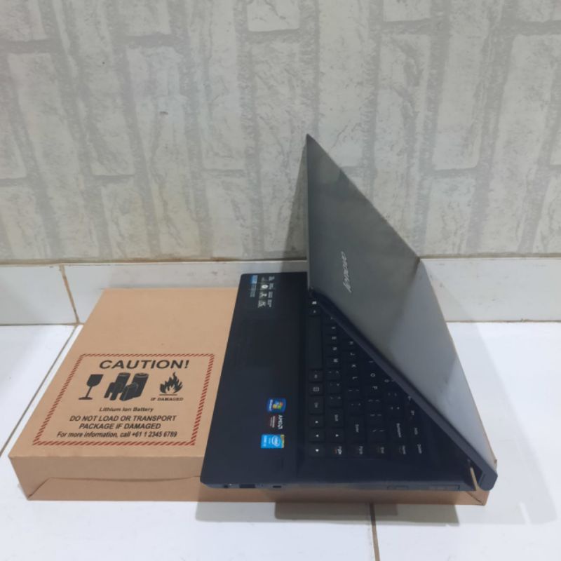 Laptop B40-70 Cor i3-4030U Doblevga Amd Radeon 8500HD Ram 4GB HDD 500GB Win.10 mulus