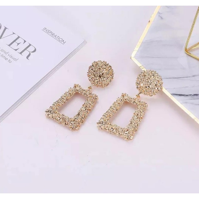 Anting anting elegan untuk pesta holiday