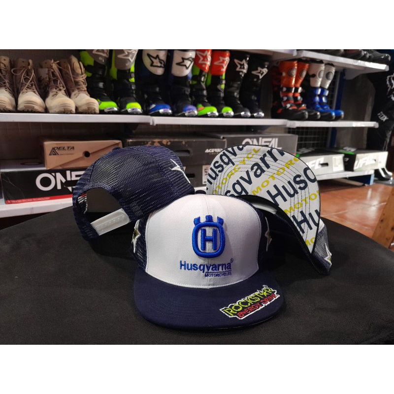 TOPI SNAPBACK HUSQVARNA ROCKSTAR BIRU NAVY PUTIH PRIA WANITA TRUCKER JARING CEWEK COWOK DISTRO KEREN