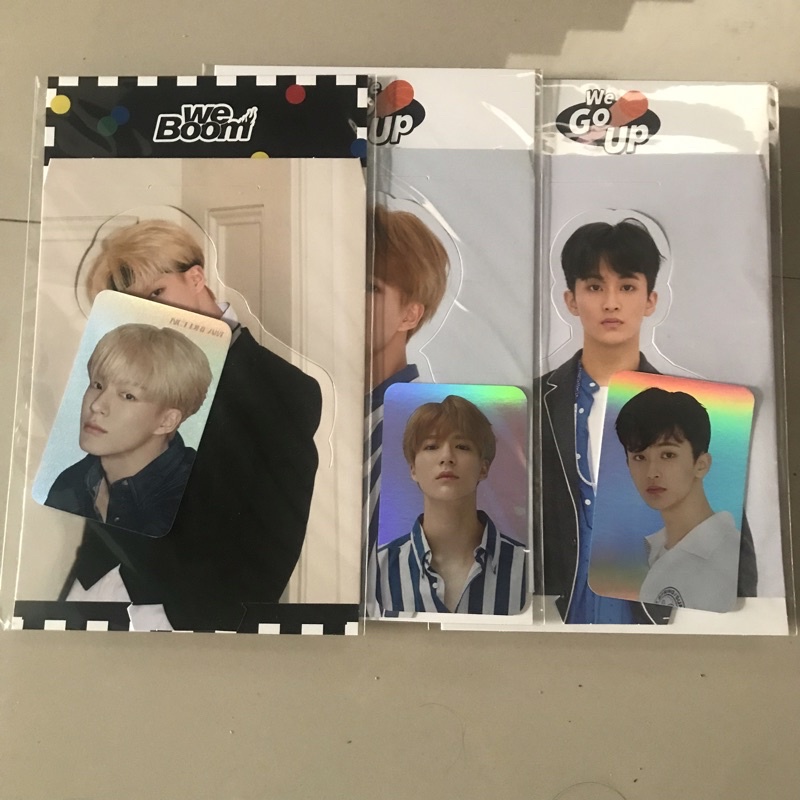 READY STANDEE HOLO WE BOOM WGU MARK JENO