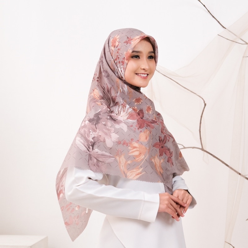 JILBAB SEGIEMPAT MOTIF CANTIK