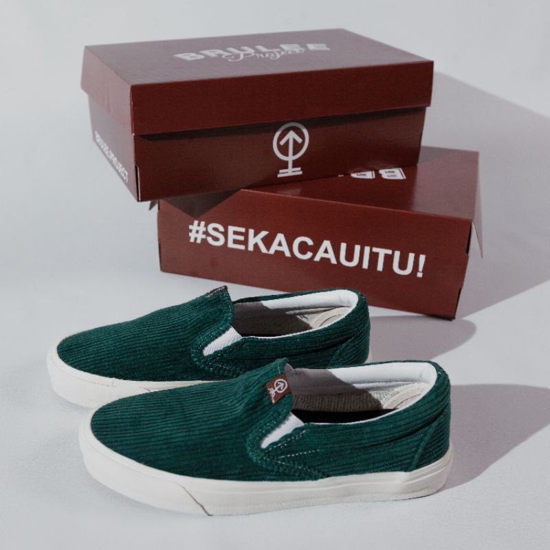 BRULEE PROJECT - SLIP ON CORDUROY GREEN BOTTLE