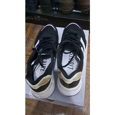 adizero Boston 10 ( ukuran 42 )