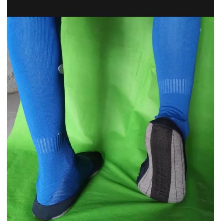 kaos kaki anti keong