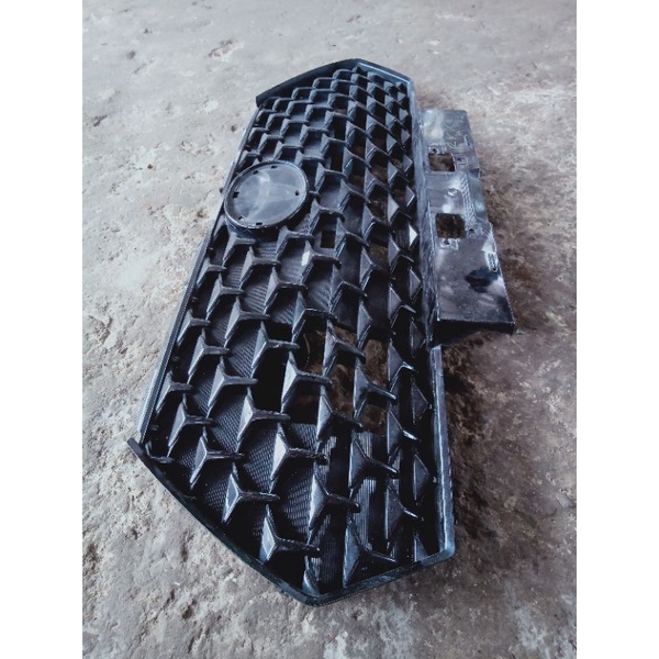 RAM Grill Avanza Veloz 2022