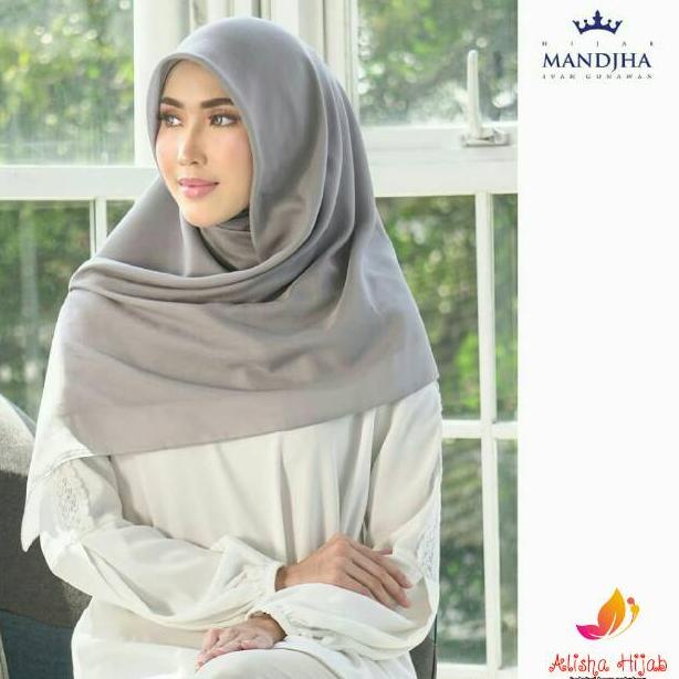 SCARF MANDJHA POLOS TULISAN GLITTER HIJAB SEGI EMPAT IVAN GUNAWAN ORI ▫ NJG.21De22ᵛ