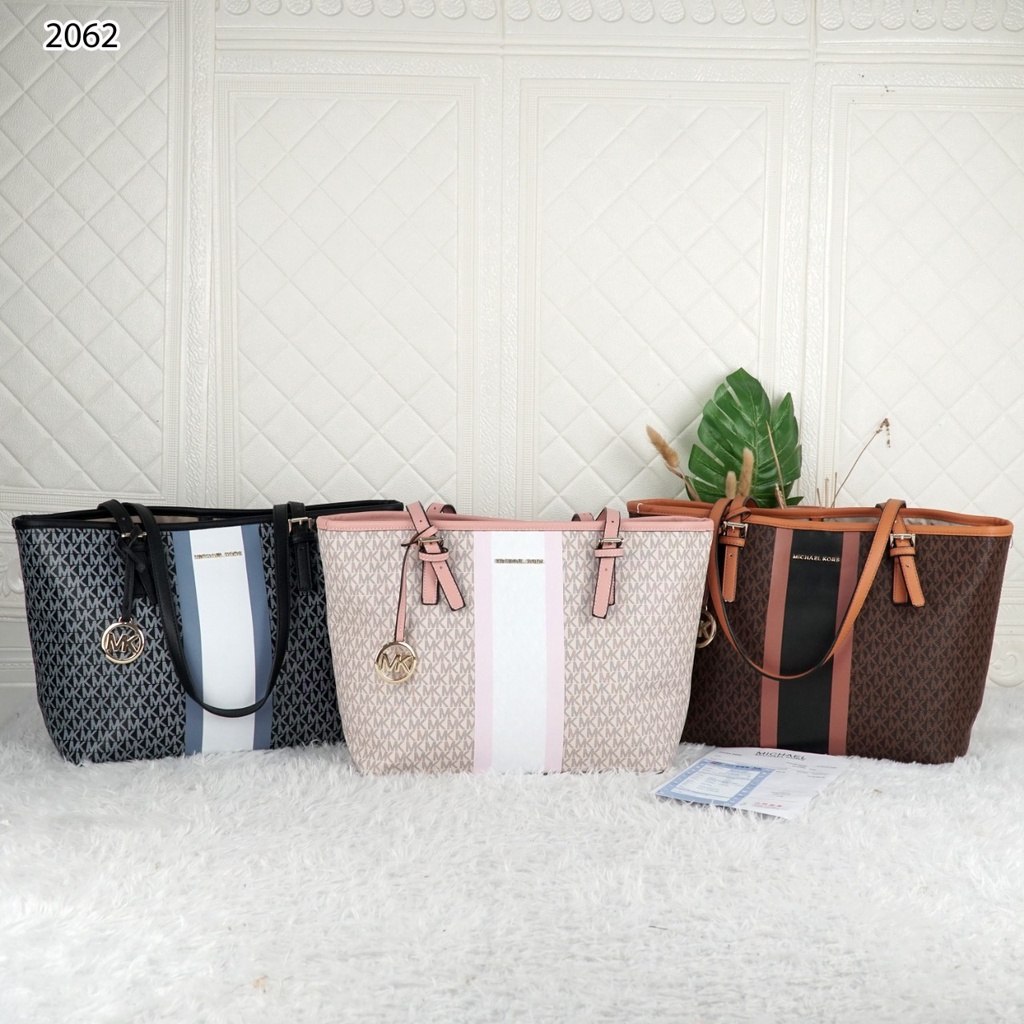 BAG Jetset Carryall Tote 2062