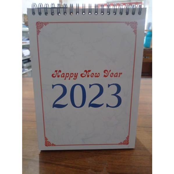 Kalender Bali duduk (meja) tahun 2023