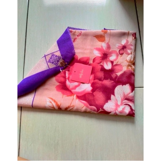 Halwa Scarf Motif