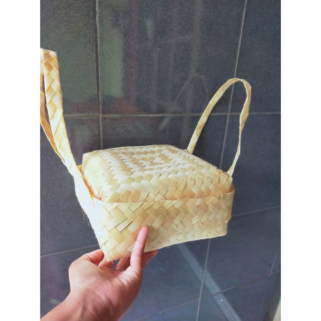 

GROSIR BESEK JINJING BLEACHING/BLICING 20X20X10-BESEK HAMPERS -HAMPERS KADO AESTETIC-BESEK QURBAN -BOKS KARDUS