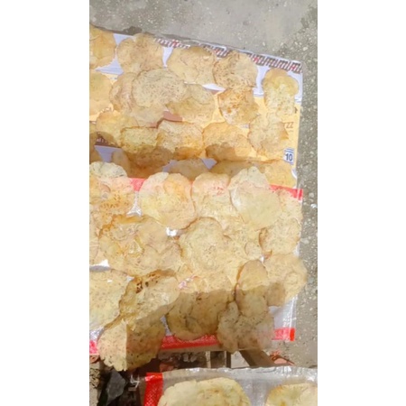 

Kerupuk jengkol / karupuak jariang minang