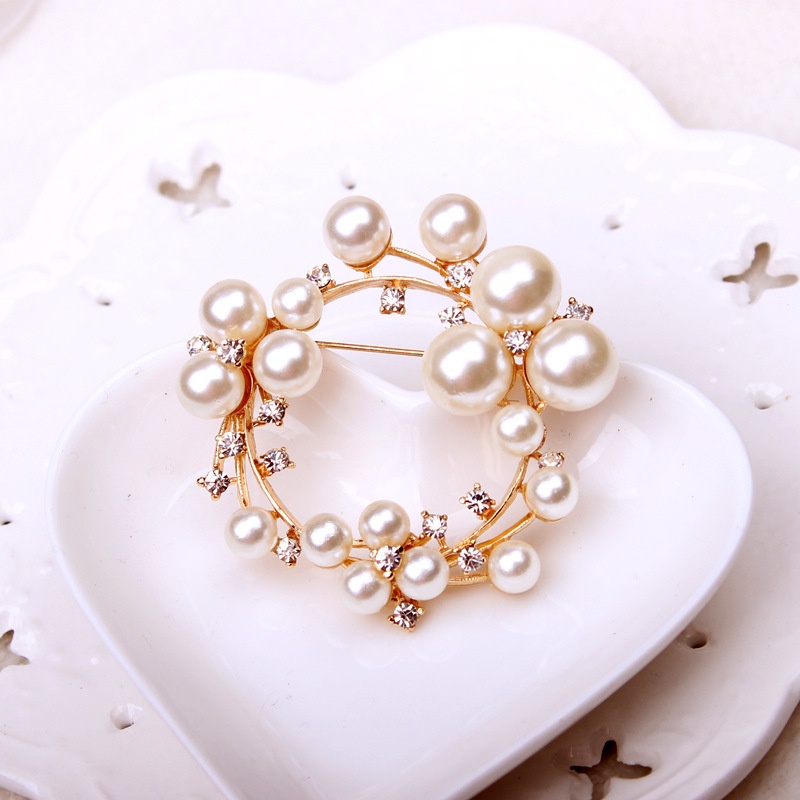 Populer Emas Bulat Mutiara Bros Brooch Pernikahan Gaun Pengantin Bandana Klip Syal Gesper