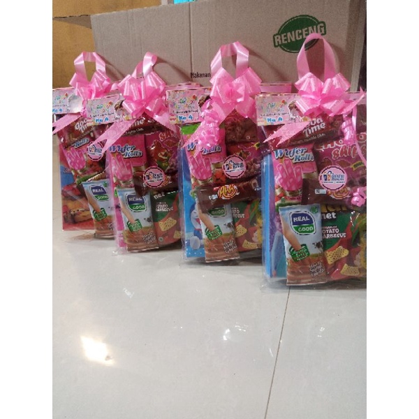 

bingkisan ulangtahun anak/hampers anak cewek