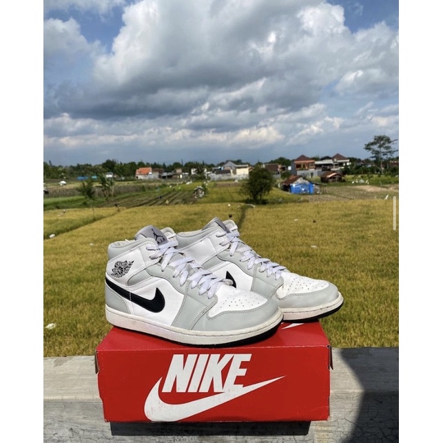 Nike Air Jordan 1 Mid Light smoke grey