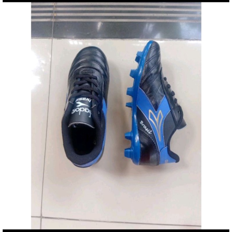 sepatu sepak bola anak bahan kulit sapi