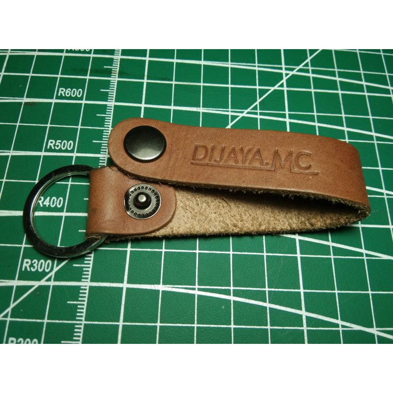 gantungan kunci motor kulit asli