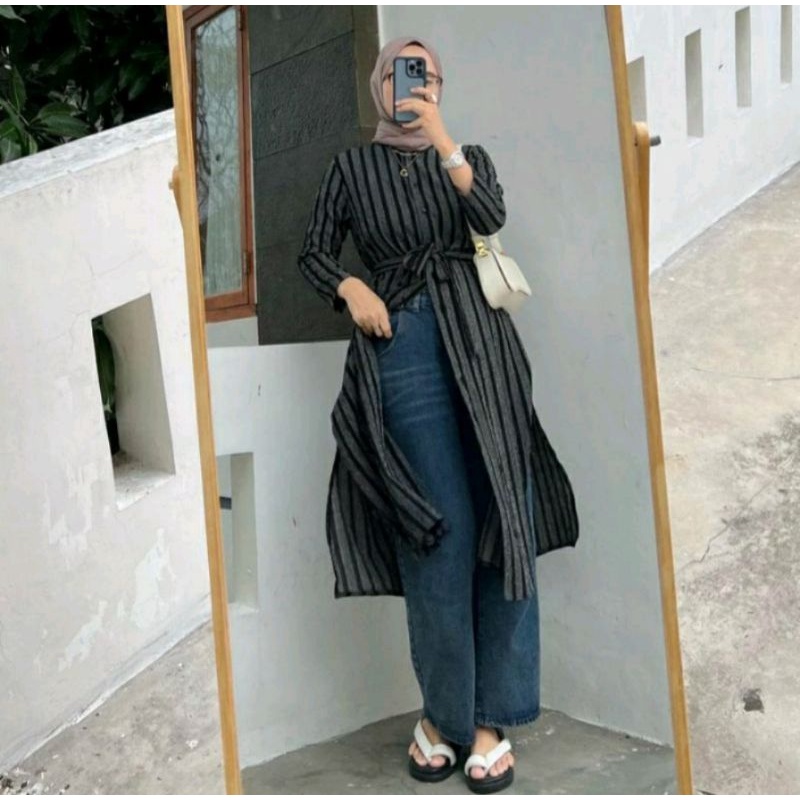 LIGNE SLIT DRESS by Outfix