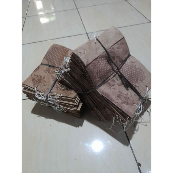 

PROMO MURAH 100 PCS PAPERBAG TAS KADO BATIK ukuran 21x17x5cm