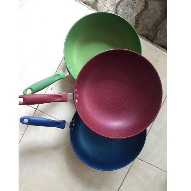 RECOMENDED terlaris  wajan gagang enamel dan warna GSF anti lengket kuping & gagang uk 32 - uk 34 ❆ 