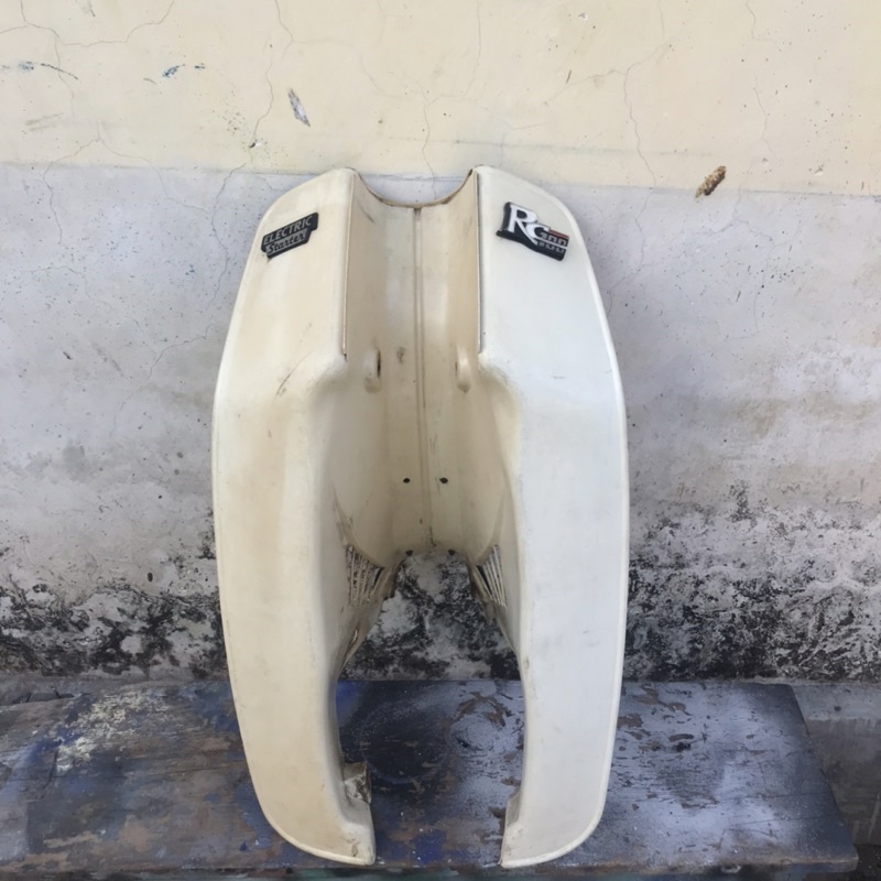 sayap tebeng legshield putih Suzuki RC100 original 2nd