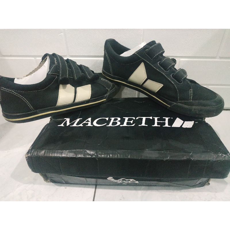 Macbeth Eliot Black Cement Velcro