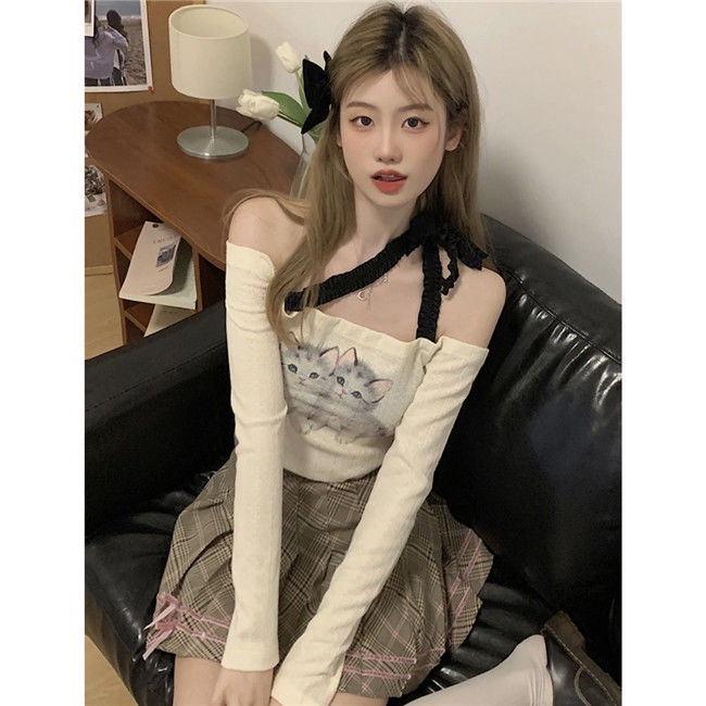 ♣♛Suhao niche design cute cat print one-shoulder top wanita musim panas dan Korean style chic sweet and spicy short long-sleeve bottoming shirt