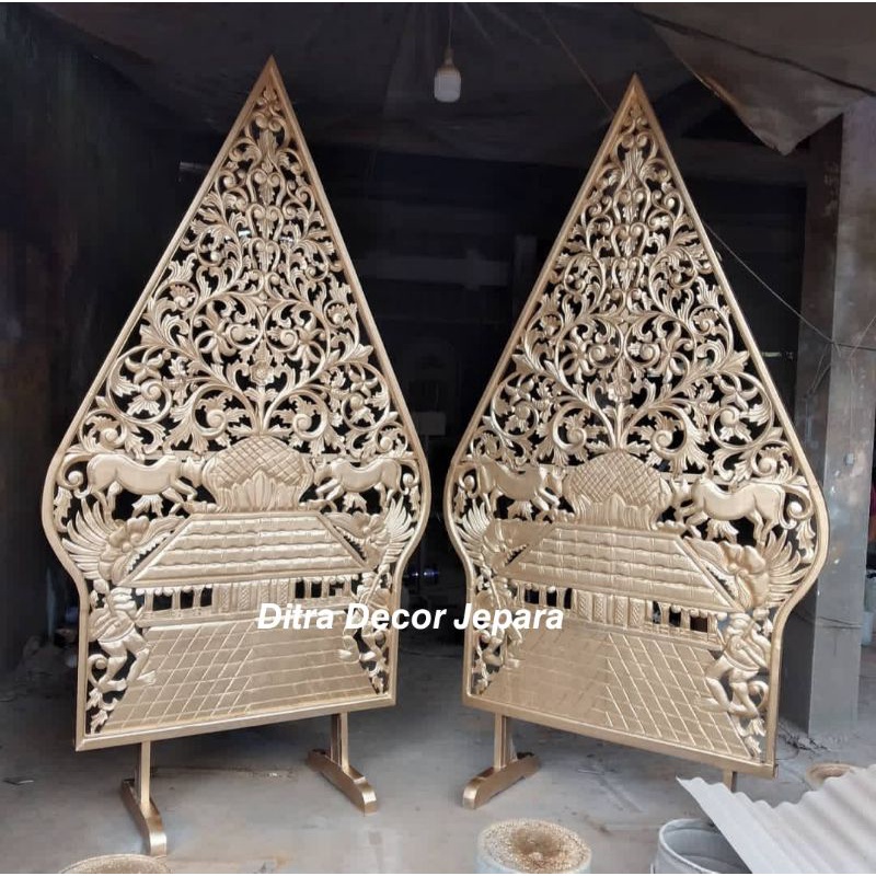 gunungan wayang besar