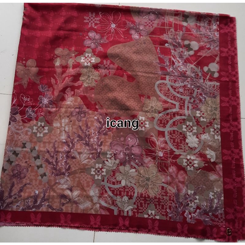 Preloved Buttonscarves The Dream Park / TDP XL Scarlet /Merah