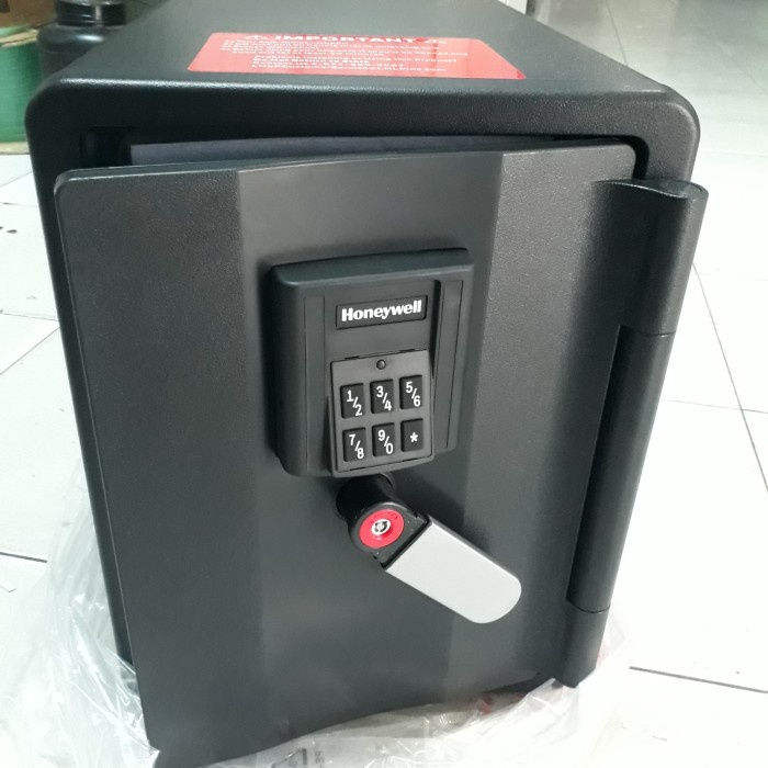 Brankas Brankas Honeywell 2901/Brankas Baja Tahan Api Dan Air Honeywell 2901