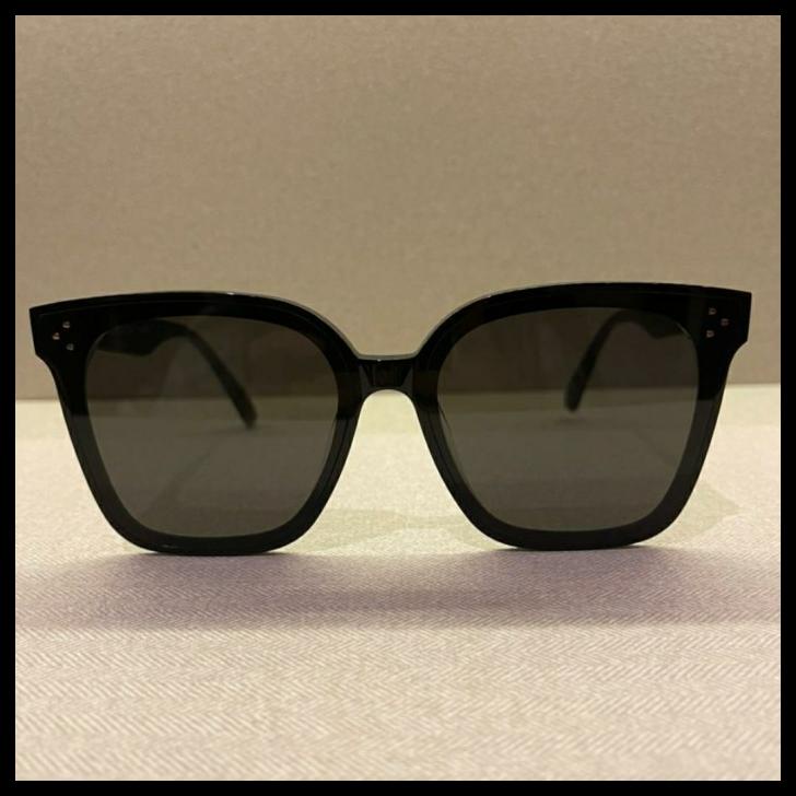 Gentle Monster Her 01 (Black)