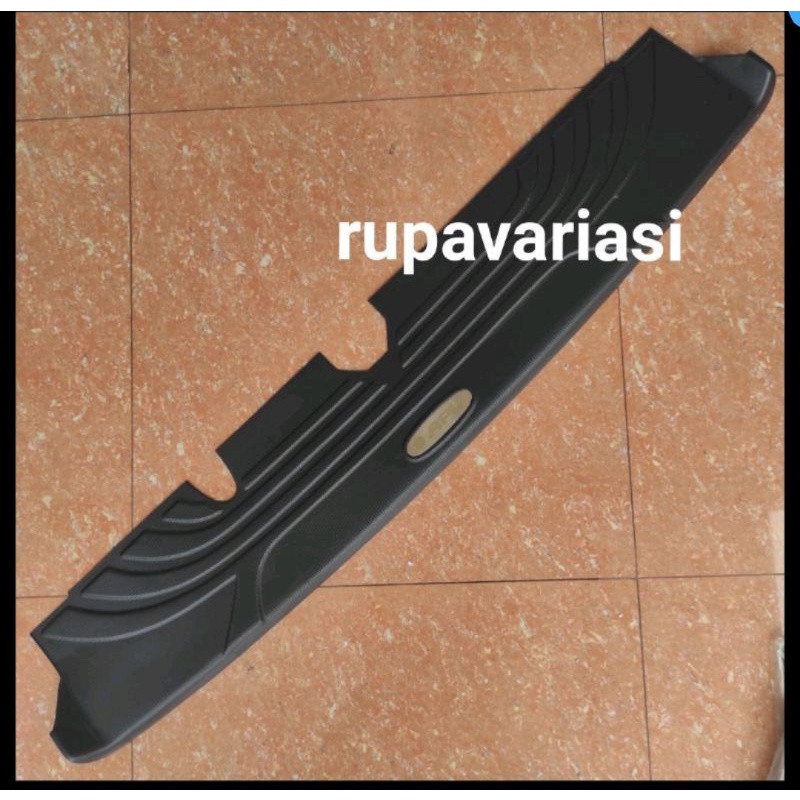 Silplate sill plat pintu bagasi belakang mobil suzuki Apv tipe Arena avp plastik hitam abs tempel