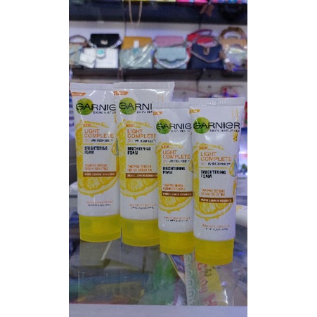 GARNIER FACE WASH VITAMIN C + LEMON 100ML