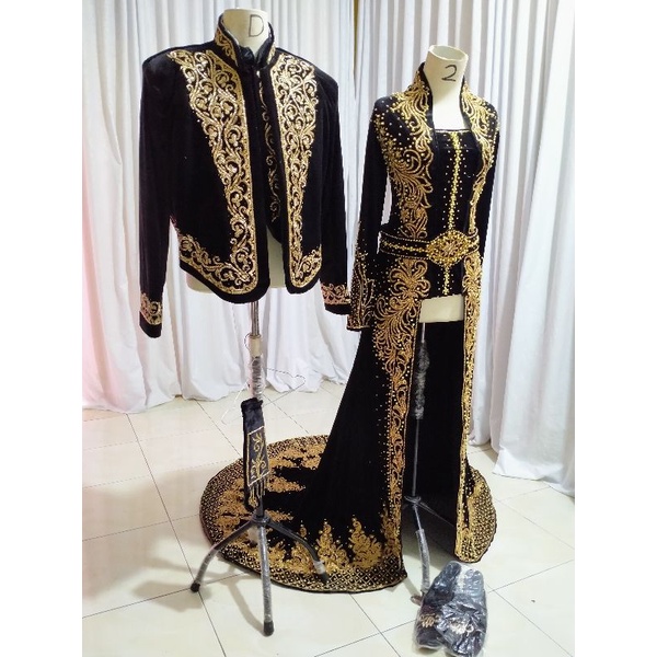 sepasang baju pengantin jawa bludru / kebaya bludru hitam