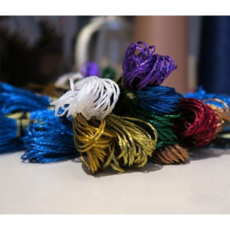 Benang sulam metalic merk Airo