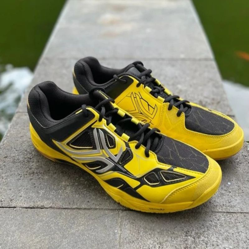 SEPATU BADMINTON ARTENGGO DECATHLON BS860