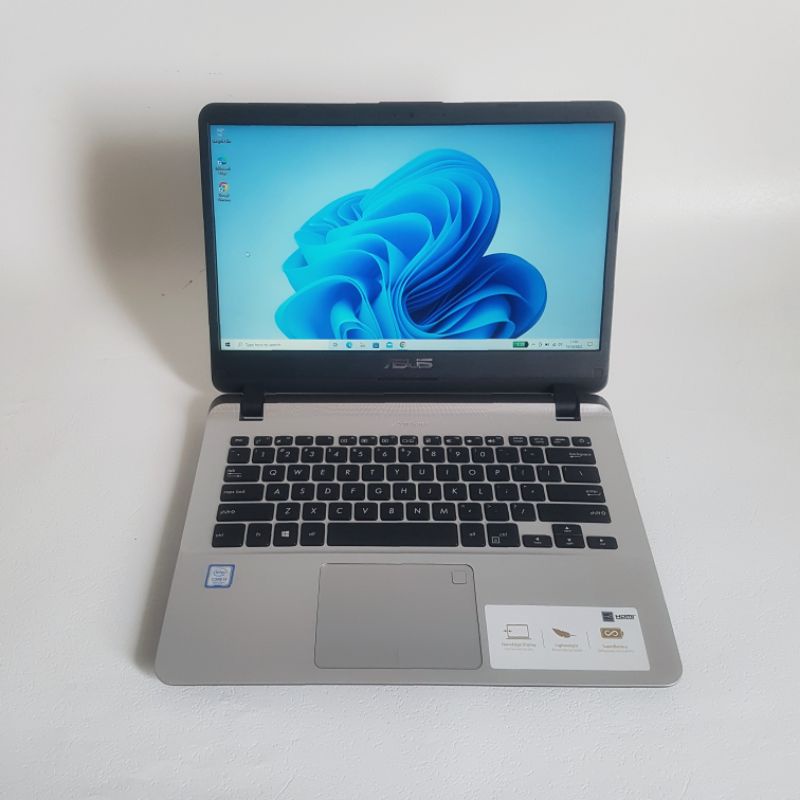 Laptop Asus A407ua Intel Core i3 7020u Ram 8GB SSD 256GB Fingerprint Mulus Like new