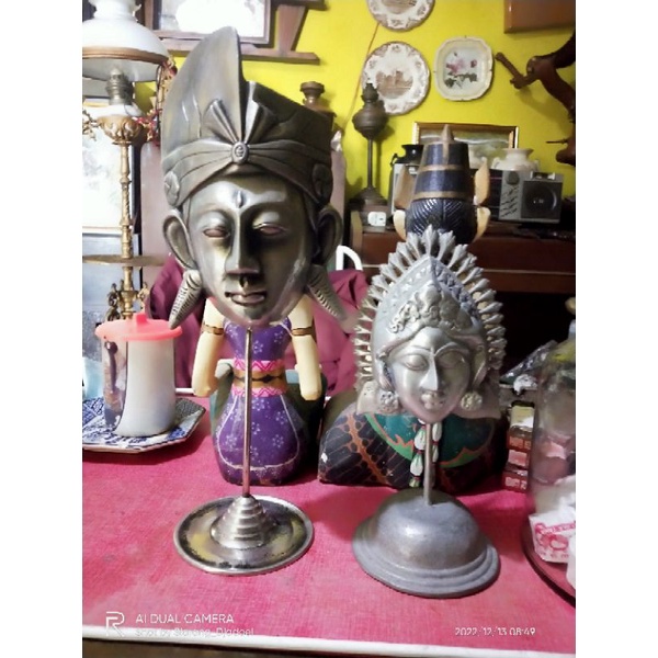 patung loro blonyo bali antik kuno bahan logam perak bakar/ nium/ timah