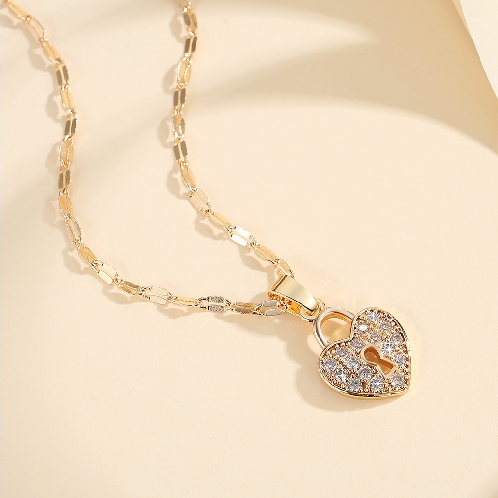 Y923 【Barang spot】Kalung Lapis Emas 18k Wanita Berlian Gembok Hati  Liontin Kalung Titanium  Wanitan Anti Karat