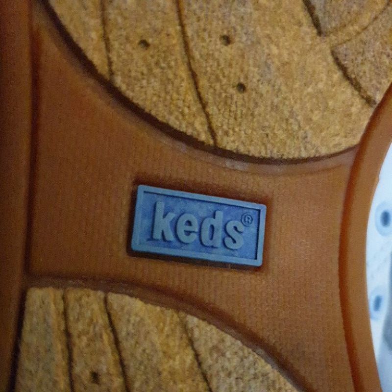 SEPATU BUSTONG KEDS PRELOVED LIMITED ORI