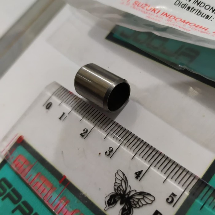 Suzuki Genuine Parts, 09206-10016-000 Pin Dowel Cover Cylinder Head Suzuki GSR 750 Original