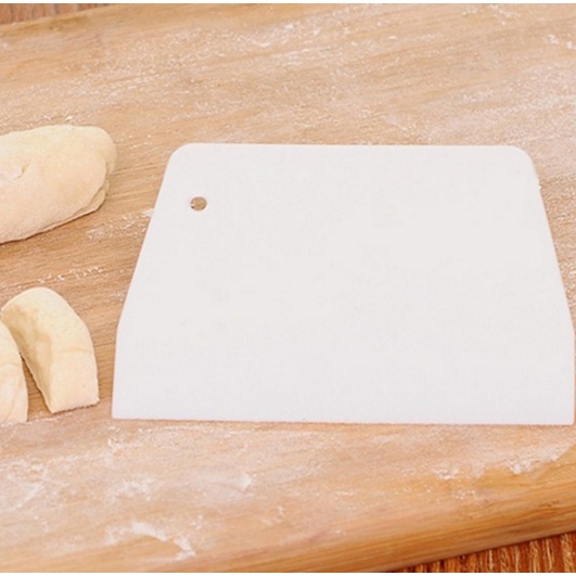 ❤ IJN ❤ Scraper Kue Plastik / Pemotong Adonan Kue / Pisau Adonan / Pisau Dough Pemotong Kue