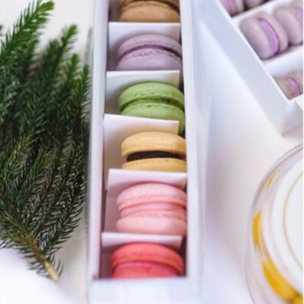 

ホ MACARON BESAR REGULER SPECIAL 1 BOX ISI 6 TEPUNG ALMOND ASLI ↟