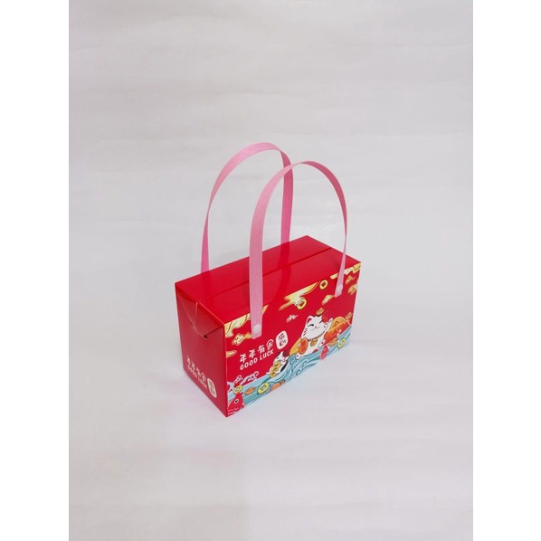 

BOX CNY UK 19X12X9 DENGAN TALI