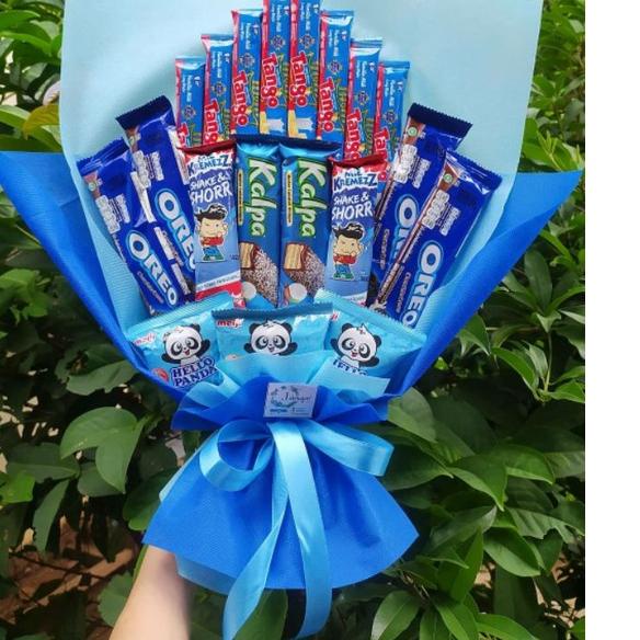 

(S) BUKET SNACK BIRU CANTIK MEWAH ELEGAN HADIAH/paket/bingkisan Snack Ulang Tahun/Ultah/ Wisuda/Kado/Hadiah