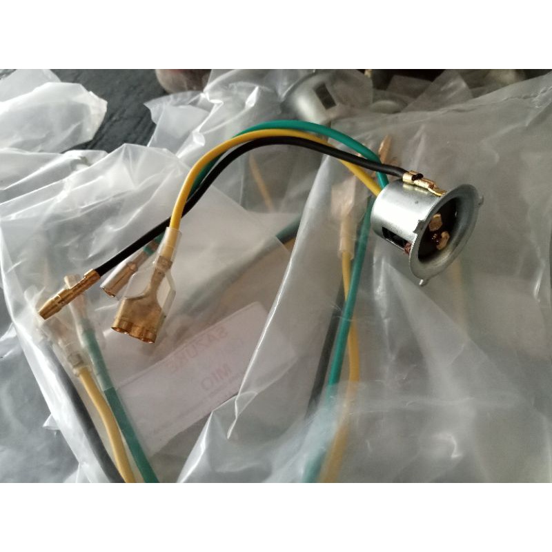 FITTING LAMPU SEPEDA MOTOR