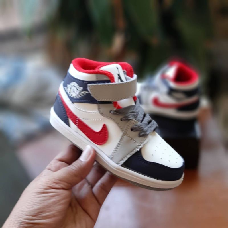 Sepatu Sneakers Anak Laki Laki Import