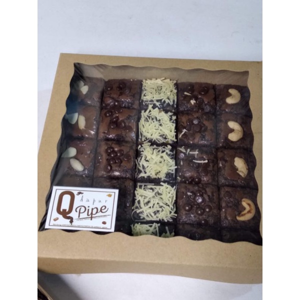 

Brownies Fudgy, ukuran 20x20 cm