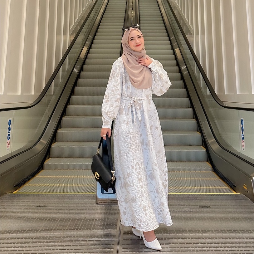 Syafa Dress Putih Wanita Muslim Ala Korea Bahan Crinkle Premium Nyaman Busui Friendly