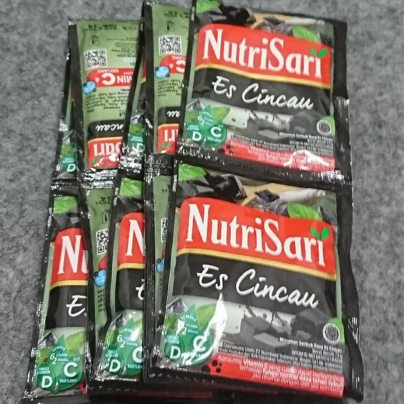 

Nutrisari Rasa Es Cincau 1 Renteng isi 10 pcs/bungkus